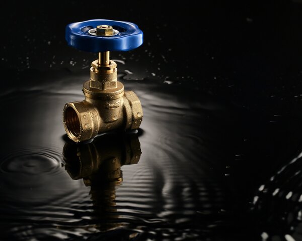 Brass ball valve is used to stop the supply of water or gas to the pipeline