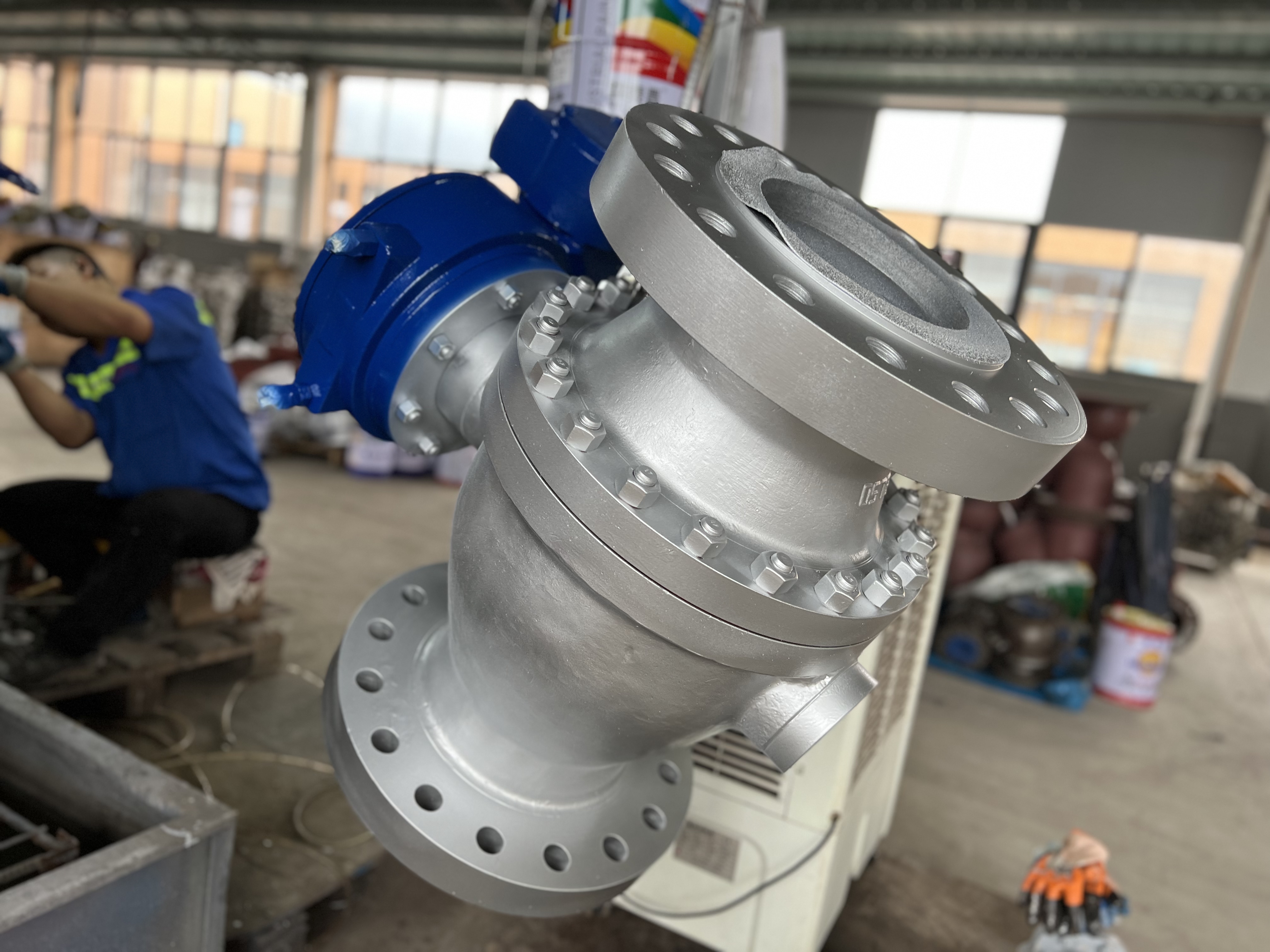trunnion mounted ball valve internal seat components and cavity pressure relief configuration
